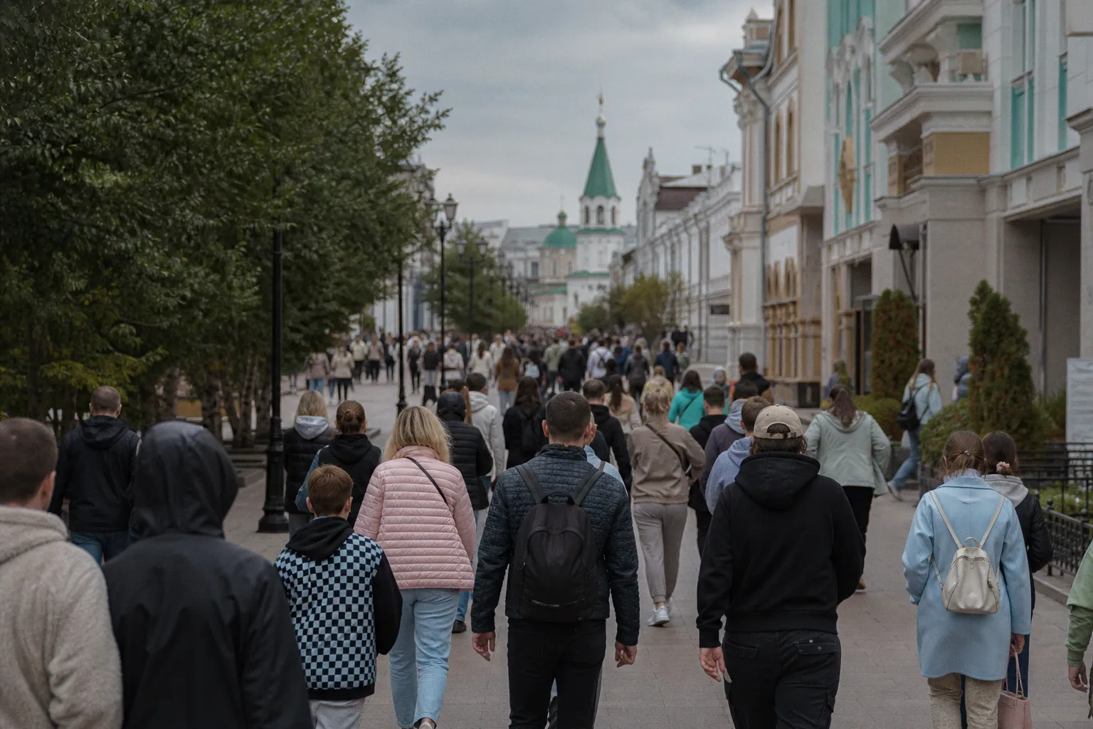 Конфликт на Любинском: почему пешеходы и самокатчики не могут поделить центр Омска