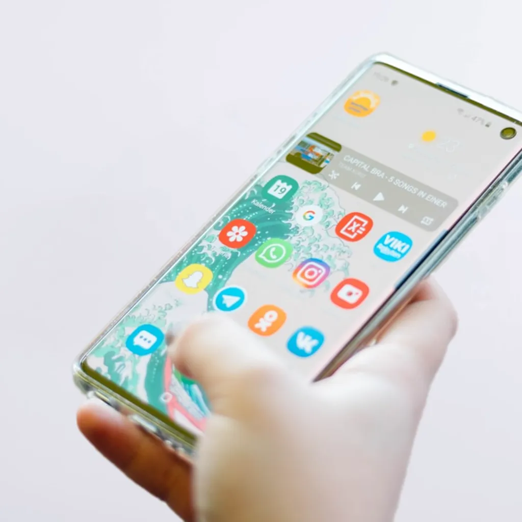 Штрафы до 1,4 млн рублей за авторизацию через Google и Apple: что важно знать пользователям